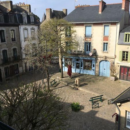 Appartement situé dans l'hyper-centre d'Auray Exterior foto